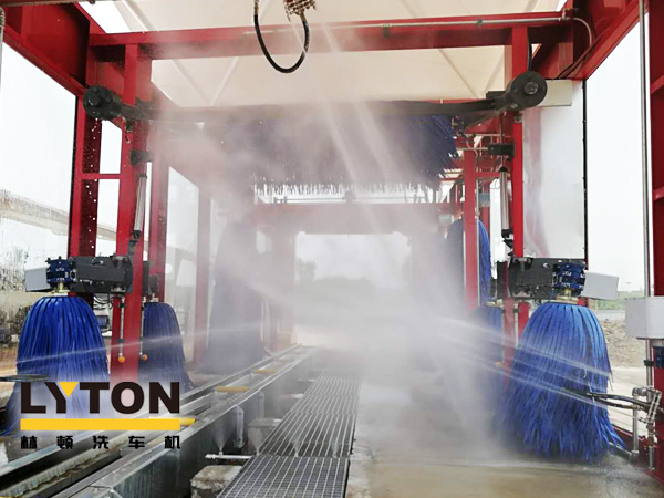 连续通过式洗车工艺、高效清洗速度!千亿国际游戏官网fx80型隧道式电脑洗车机