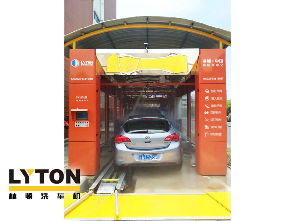 千亿国际游戏官网fx80型隧道式电脑洗车机设备主要模块包含高压预洗系统、超柔侧刷系统、泡沫清洗系统、亮光蜡系统、自动仿形风干系统、智能控制系统等。